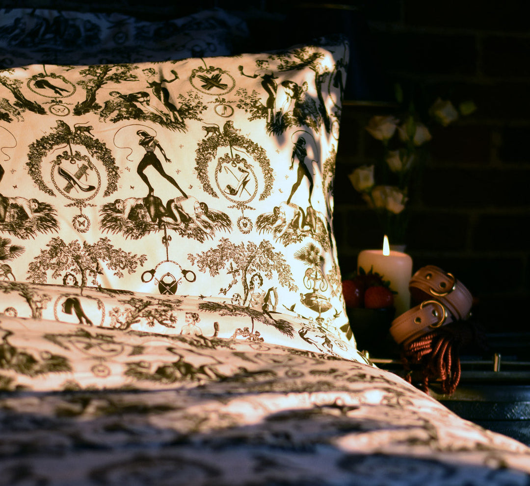 Fetish al Fresco Toile Throw Blanket - Velvet Backed