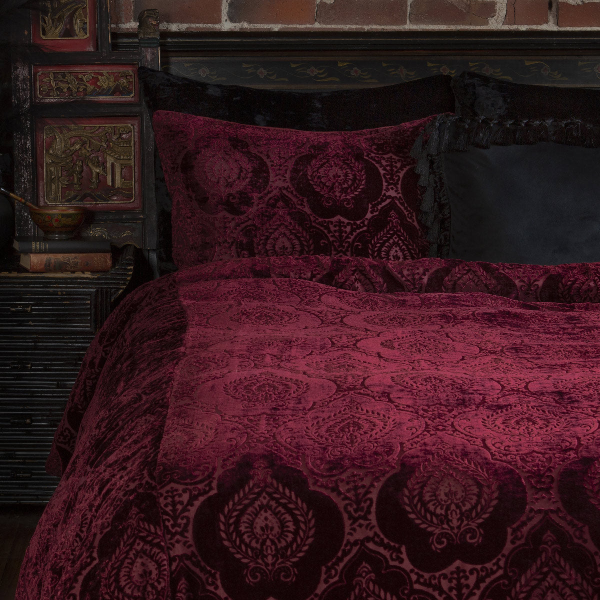 Damask Velvet Duvet Cover Set - Ruby