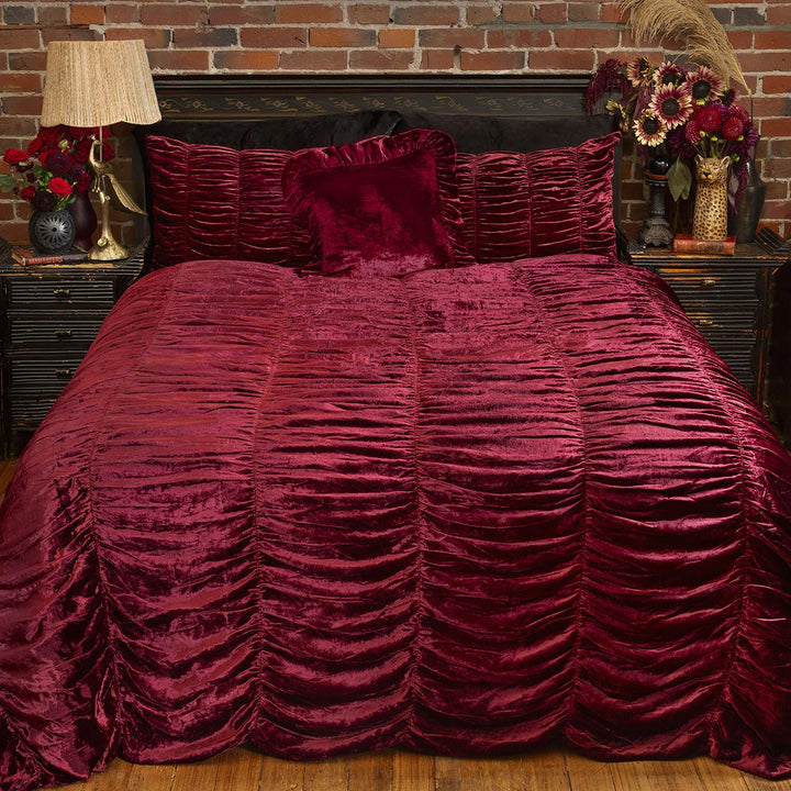 Scalloped Velvet Pillowcases - Ruby
