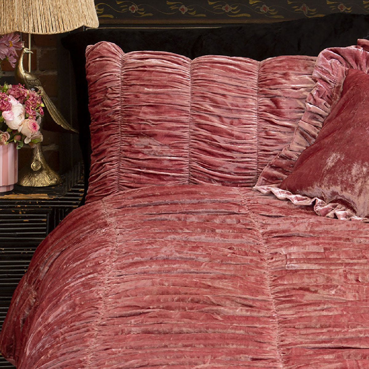 Scalloped Velvet Pillowcases - Rose