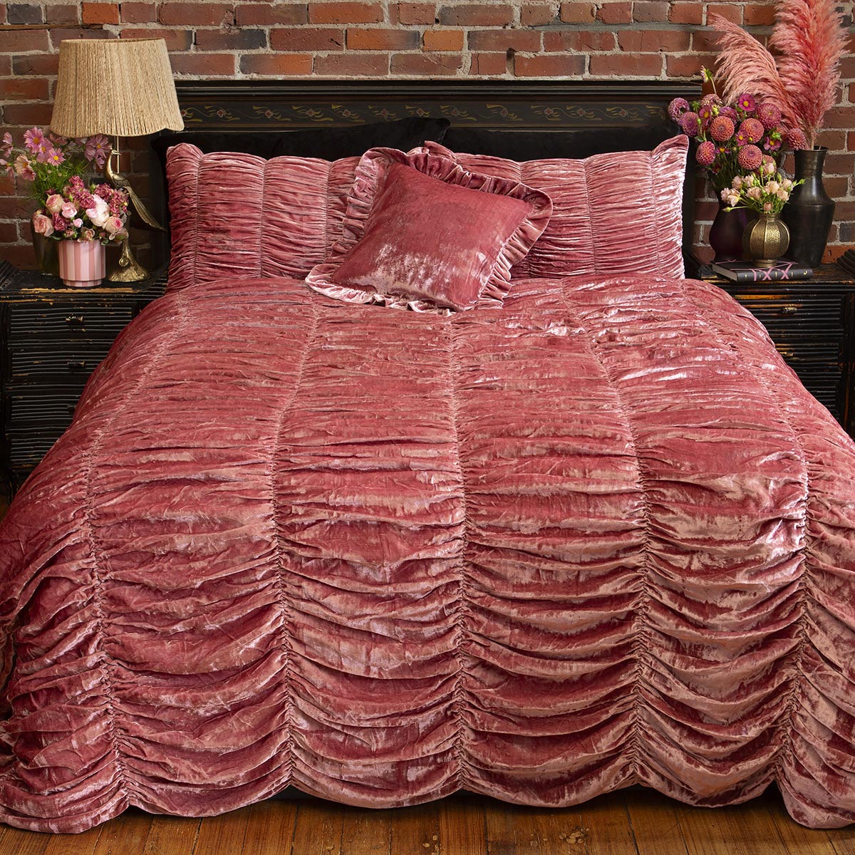 Pink ruched velvet duvet cover set. Vintage inspired, romantic bedding. 