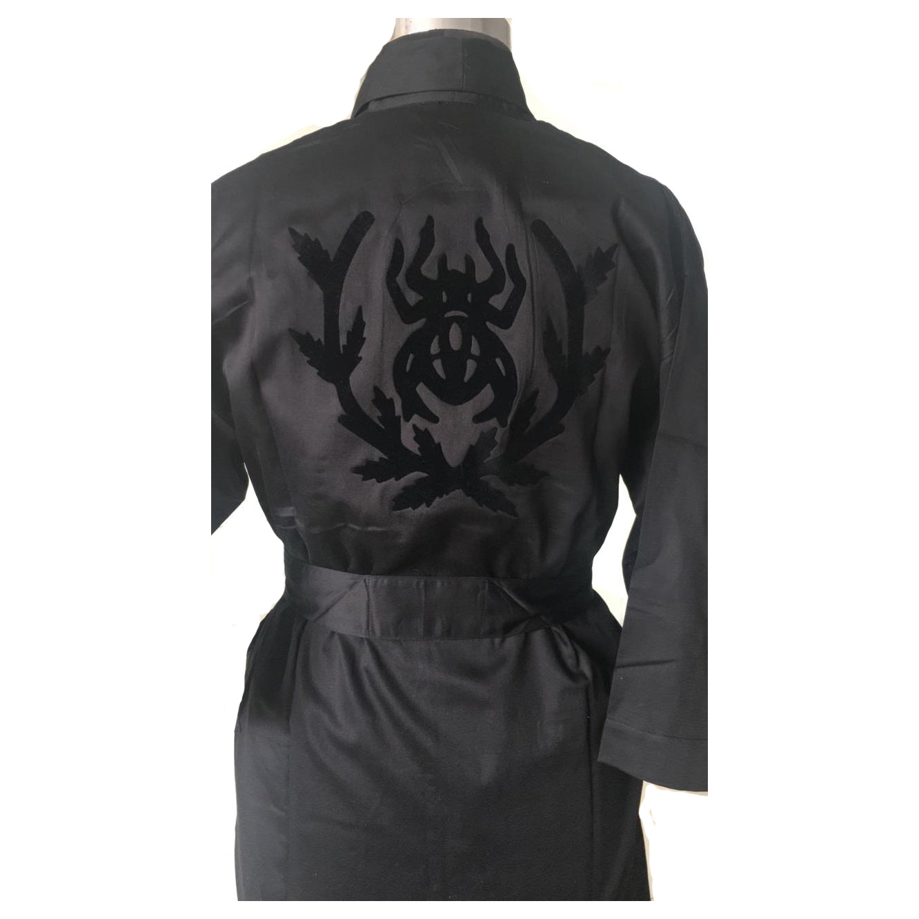 Delinator Robe Black Widow Robe – Sin in Linen
